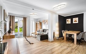 Greenhouse Living Apartment Nivis mit Garten - 4 Minuten nach Winterberg - Wandern, Mountainbike fahren - Natur genießen